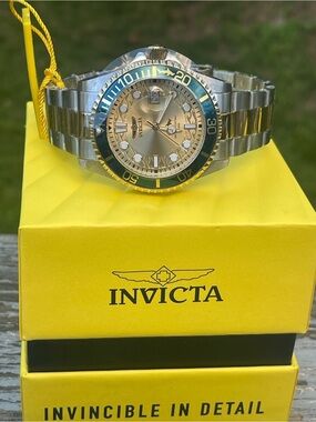 Invicta Pro Diver Currentwave Men's Watch - 43mm. Steel, Gold (30022) new